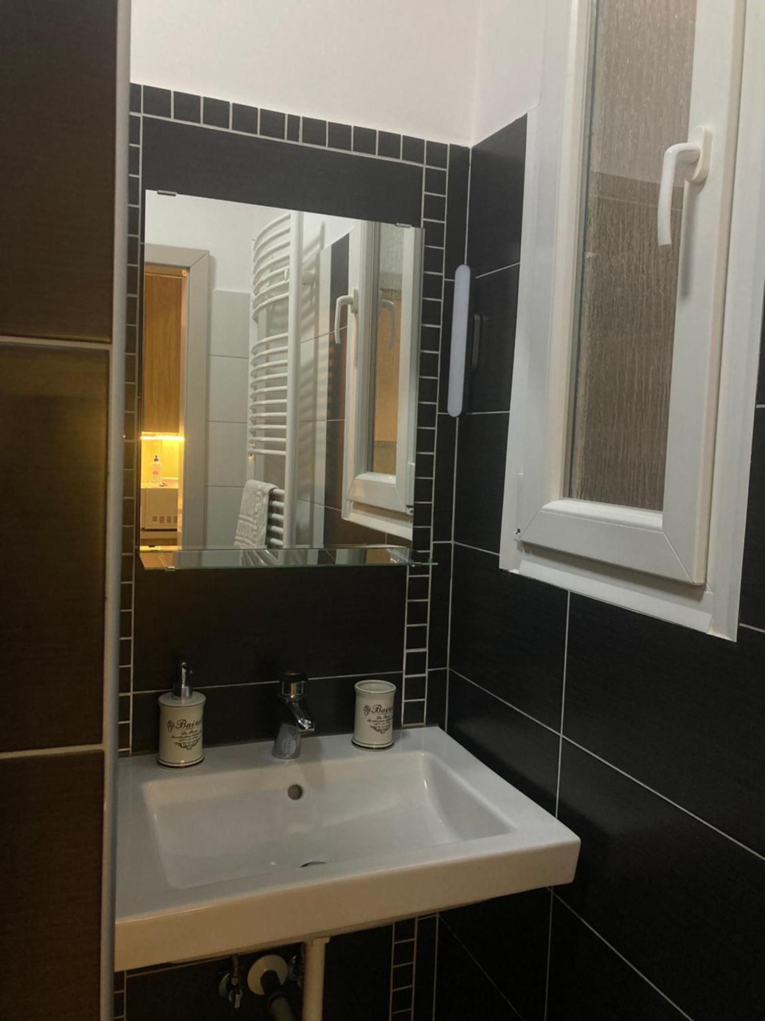 Castel View Apartment บูดาเปสต์ ภายนอก รูปภาพ